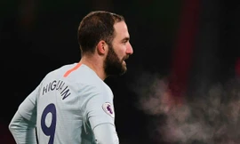 Higuain tiếp tục gây thất vọng trong màu áo Chelsea.