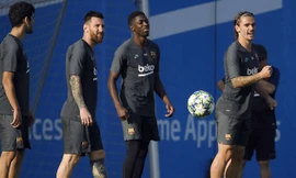 Antoine Griezmann thừa nhận vẫn chưa làm thân được với Lionel Messi.