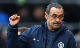 HLV Mauzirio Sarri sẽ tiếp tục dẫn dắt Chelsea.