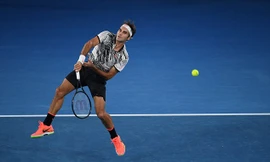 Federer lần thứ 13 vào tứ kết Australia Open.
