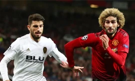 M.U nhận án phạt từ UEFA vì đến trễ trong trận đấu với Valencia.