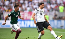 Mats Hummels bất mãn khi Đức thua Mexico.