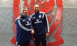 Henry chính thức lấy bằng HLV hạng A.