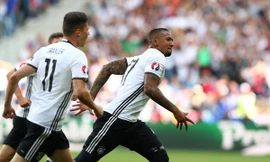 Boateng ăn mừng bàn mở tỷ số.