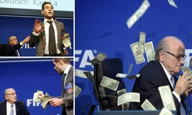 Chủ tịch FIFA bị tấn công bất ngờ.