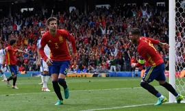 Gerard Pique mang chiến thắng về cho Tây Ban Nha. (Nguồn: Getty Images)