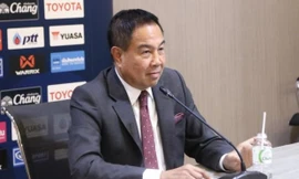 Chủ tịch Somyot Poompunmuang của LĐBĐ Thái Lan.