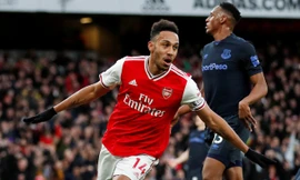 Pierre-Emerick Aubameyang lập cúp đúp giúp Arsenal ngược dòng trước Everton.