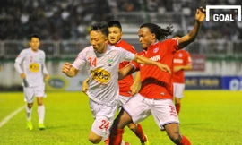 Châu Ngọc Quang tỏa sáng giúp HAGL đánh bại Than Quảng Ninh.