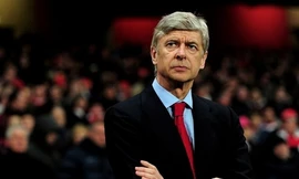 Wenger nổi điên với báo giới, xỉ vả không tiếc lời.