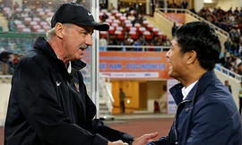 HLV Alfred Riedl đánh giá thấp hàng thủ của ĐT Việt Nam.