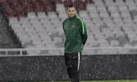 HLV Simon McMenemy không muốn làm việc thêm với PSSI.