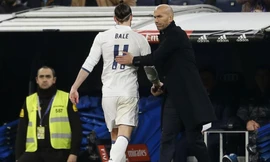 HLV Zidane thất vọng khi Bale phải nhận thẻ đỏ.