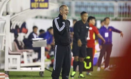 HLV Graechen nói lứa đàn em Công Phượng quá thiếu tự tin để chơi bóng với các đối thủ. 