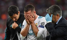 Dani Carvajal dính chấn thương nặng và đối mặt nguy cơ lỡ World Cup 2018.