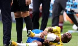 Neymar bị chỉ trích rất nhiều vì pha ăn vạ thô thiển.