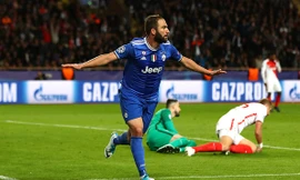 Higuain tỏa sáng rực rỡ trước Monaco.