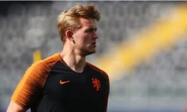 De Ligt trên đường gia nhập Juventus.