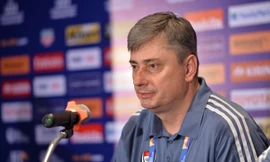 HLV Maciej Skorza của U23 UAE.