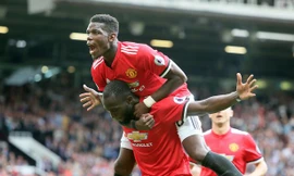 Pogba và Lukaku giúp M.U “hốt bạc” từ áo đấu.