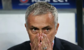 HLV Jose Mourinho bị FA phạt nặng.