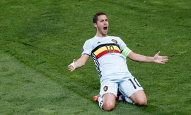 Hazard ăn mừng bàn thắng vào lưới Hungary.