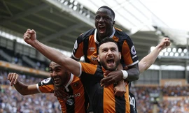 Các cầu thủ Hull City ăn mừng bàn nâng tỷ số lên 2-1.