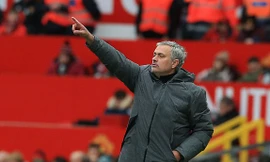 Bản tin thể thao: Mourinho bị trúng 'phi tiêu' của fan Man City 