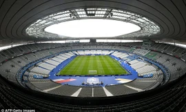 Tiếng nổ lớn phát ra ngay bên ngoài sân Stade de France.