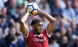 Joe Gomez dính chấn thương và lỡ cuộc tái đấu với AS Roma.