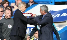 Mourinho lại xỉa xói Wenger.