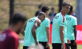 Ronaldo đối mặt 6 năm tù vì trốn thuế.