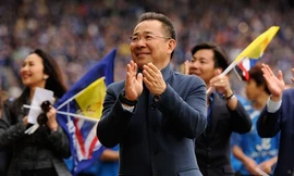 Tỷ phú Vichai Srivaddhanaprabha hứa thưởng đậm nếu Leicester City vô địch Premier League.