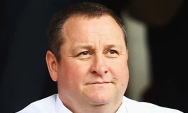 Chủ tịch Mike Ashley lỗ nặng vì lời hứa trước trận.