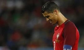 Ronaldo 'phát điên', không tiếc lời mỉa mai Iceland