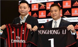 Tỷ phú Li YongHong trong ngày ra mắt AC Milan.