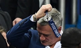 HLV Deschamps sẽ không từ chức vì thất bại ở chung kết EURO 2016.