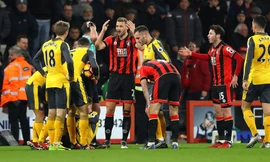 Coquelin dính chấn thương khá nặng.