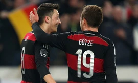 Ozil muốn Gotze sang Anh thi đấu.