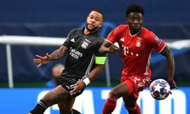 Alphonso Davies khiến Memphis Depay "tắt điện" ở trận đấu rạng sáng nay.