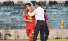 Công Phượng dính chấn thương ở trận hòa Quảng Nam.