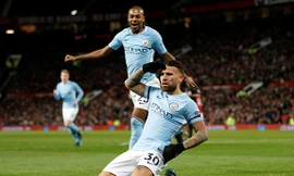 Otamendi ăn mừng bàn thắng nâng tỷ số lên 2-1 cho Man City