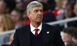 HLV Wenger thất vọng khi Arsenal thảm bại 0-3 trước Crytal Palace.