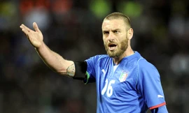 Daniele De Rossi chia tay ĐTQG Italia.