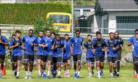 HLV Bert van Marwijk triệu tập những cầu thủ có phong độ tốt nhất của bóng đá UAE lúc này.