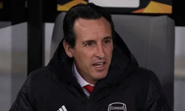 HLV Unai Emery không quan tâm tới những thông tin cho rằng mình chuẩn bị bị sa thải.