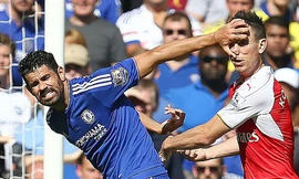 Costa (trái) bị treo giò 3 trận vì hành vi chơi xấu của mình.