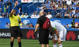 Bản tin thể thao: Ibrahimovic bị đuổi vì tát đối thủ đôm đốp