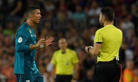 Ronaldo bị treo giò 5 trận vì xô đẩy trọng tài.