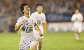 Công Phượng chính thức nhận áo số 10 ở HAGL.